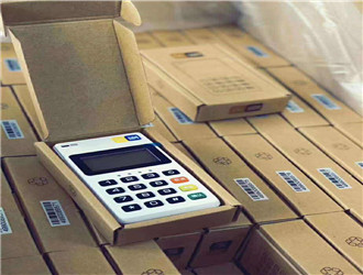 pos機閃付怎么揮卡？